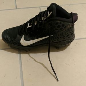 Men's baseball cleats